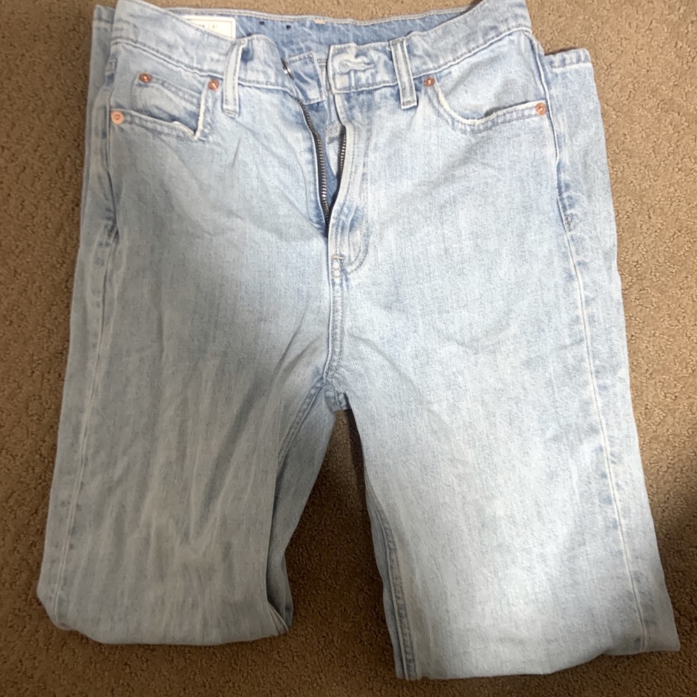 Gap Denim Mom Jean High Rise Light Wash Denim Jeans